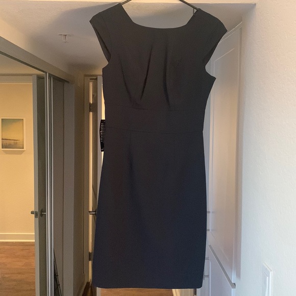 NEW WITH TAGS Navy Women’s professional dress - Picture 1 of 3